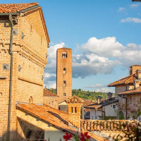 Attico Piazza Pertinace Free Parking Alba (Piedmont)